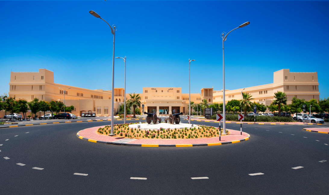 Manar mall оаэ рас эль хайма. Аль ХАМРА Молл. Рас Эль Хайма Молл. Al Hamra Mall ras al Khaimah. Al Hamra Mall торговый центр в рас Аль Хайма.