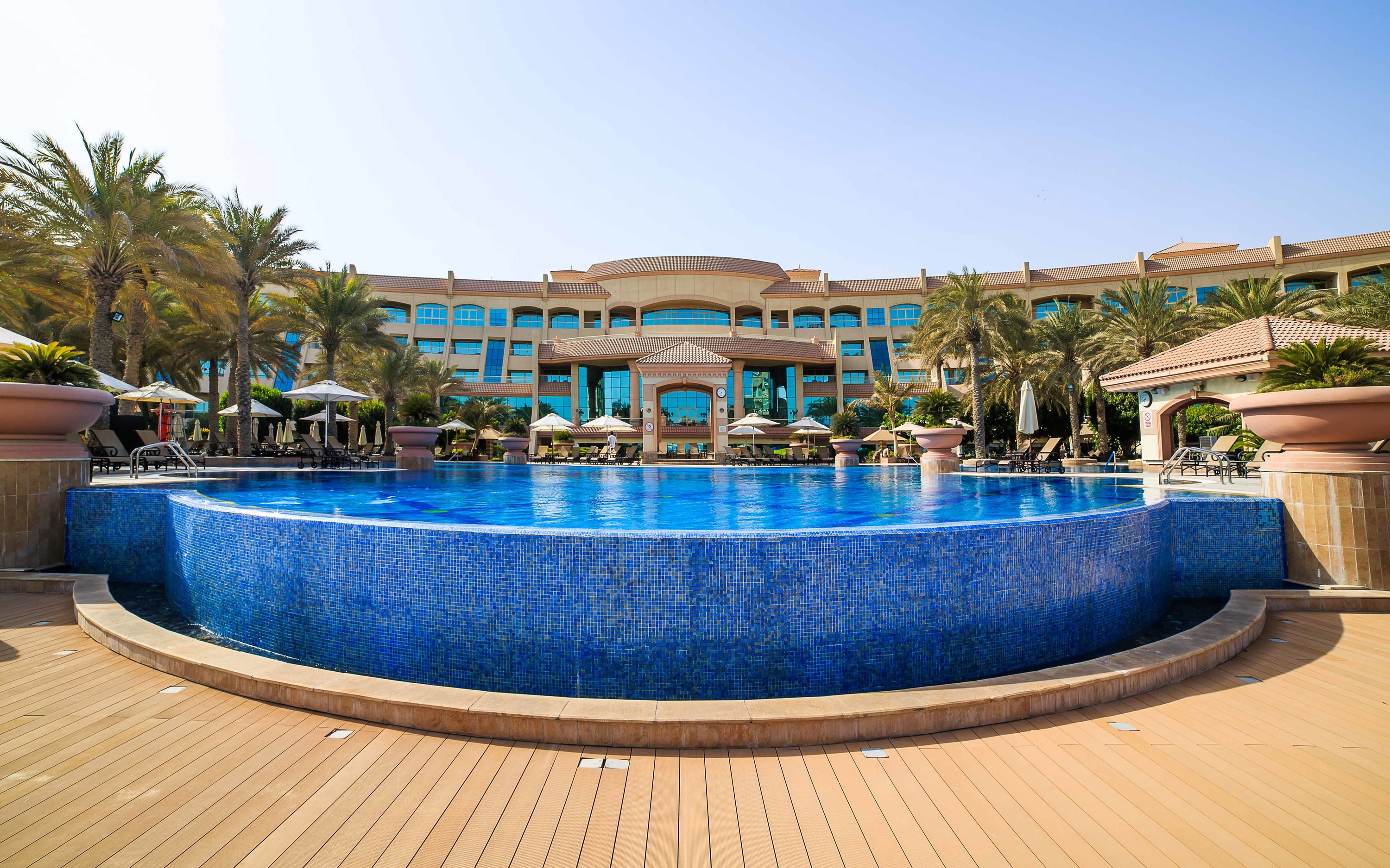 Hotel body. Аль Раха Бич отель Абу Даби. Al Raha Beach Hotel 5 Абу Даби. Al Raha Beach Hotel 4 Абу-Даби. Пл Раха бис.