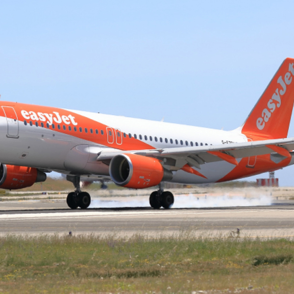 UK airline bookings surge after PM outlines lockdown lift ...