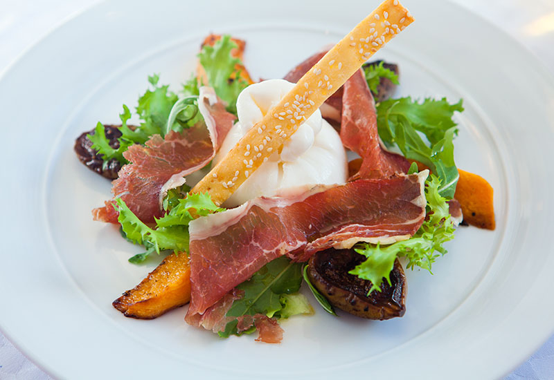 Textured flavours: Burrata e Speck di Manzo. Textured flavours: Burrata e Speck di Manzo.