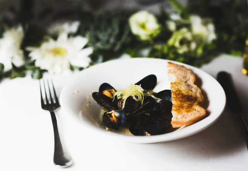 Mussels with Peroni Nastro Azzurro. Mussels with Peroni Nastro Azzurro.