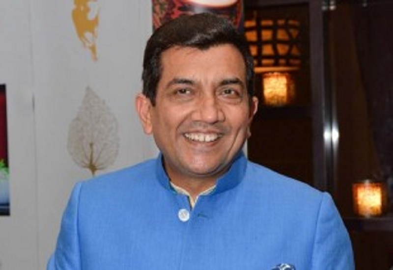 Sanjeev Kapoor. Sanjeev Kapoor.
