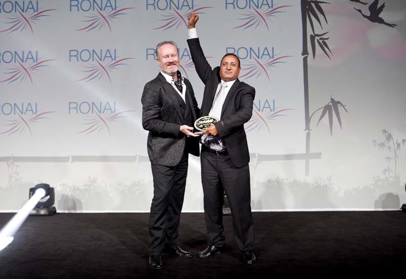 Ifthikar Hussain collects his award Ifthikar Hussain collects his award