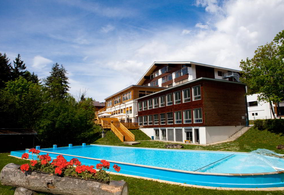 Les Roches International School of Hotel Management. Les Roches International School of Hotel Management.