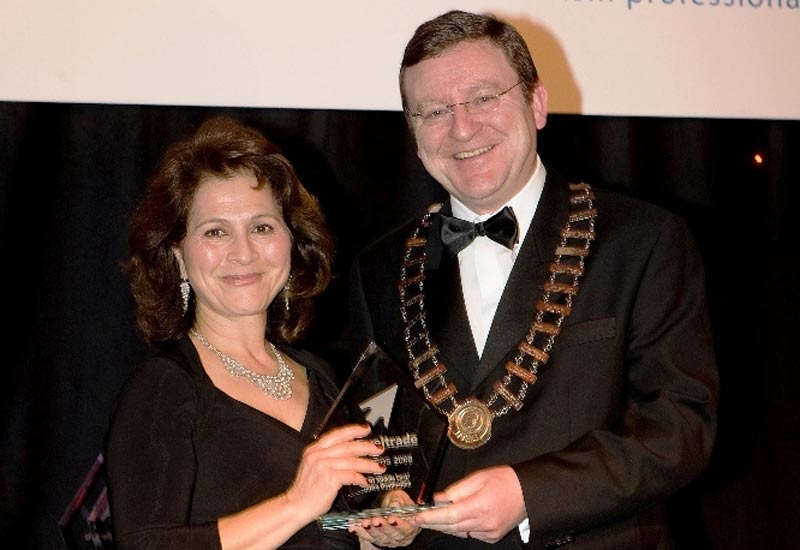 Fayha Sultan receiving Irish Travel Trade Award. Fayha Sultan receiving Irish Travel Trade Award.