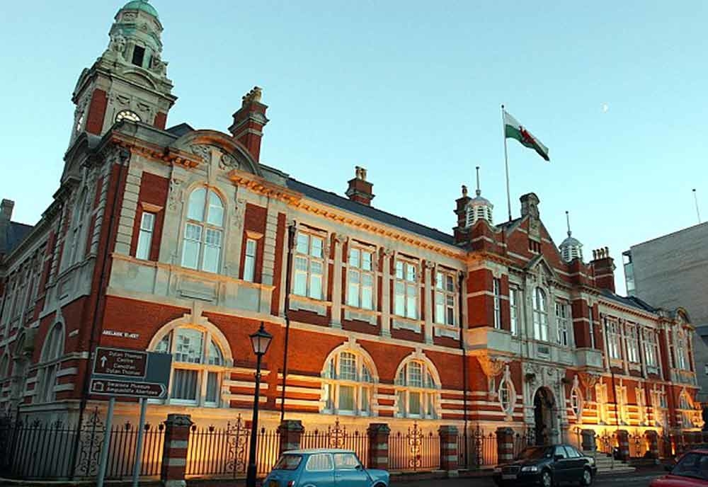 Newlywed couple arrested for stealing hotel room Business Hotelier