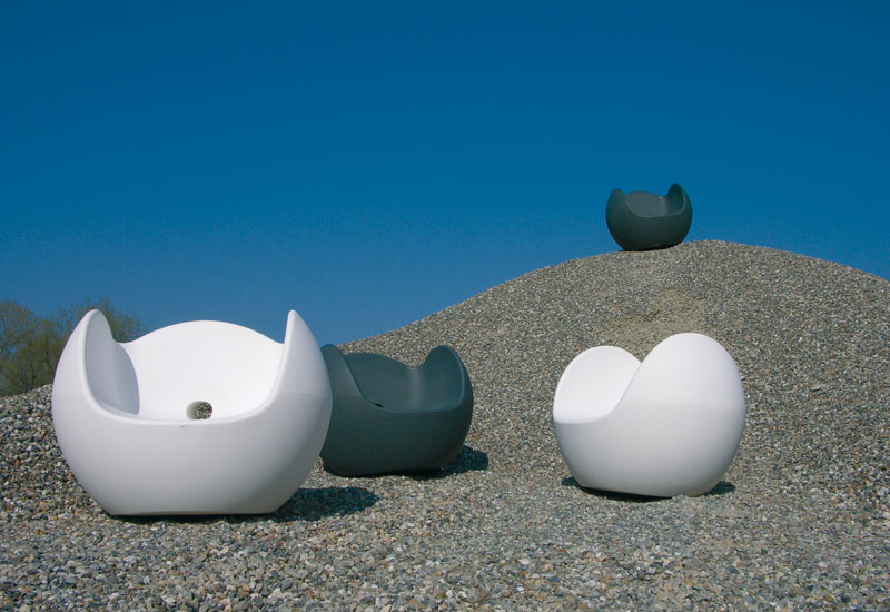 The current trend Van Der Werf is seeing in outdoor furniture is for products with modern lines and a twist. The current trend Van Der Werf is seeing in outdoor furniture is for products with modern lines and a twist.