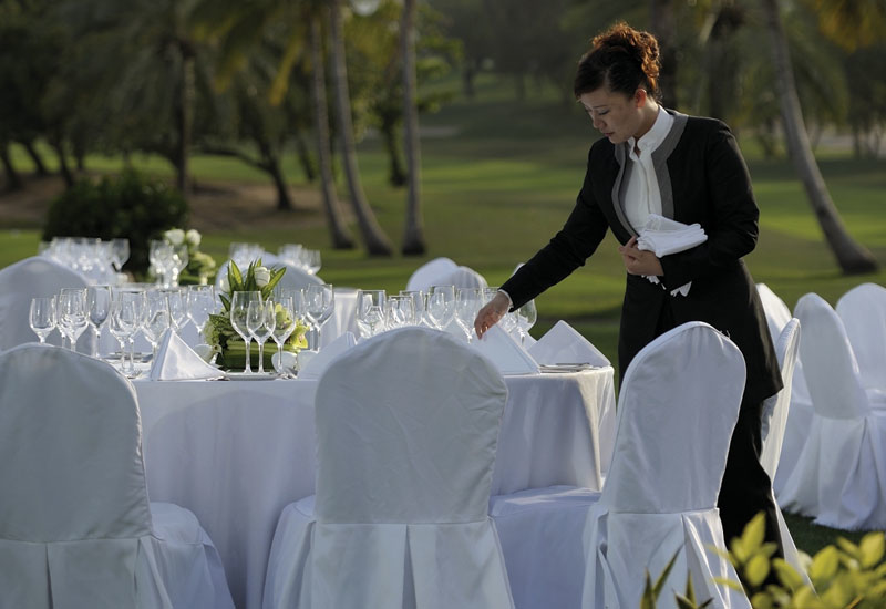 Royal Majilis lawn, Emirates Golf Club. Royal Majilis lawn, Emirates Golf Club.