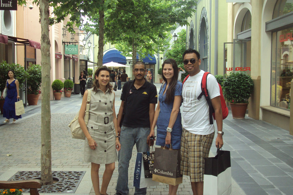 Middle East travel agents sample some Chic Outlet Shopping Middle East travel agents sample some Chic Outlet Shopping