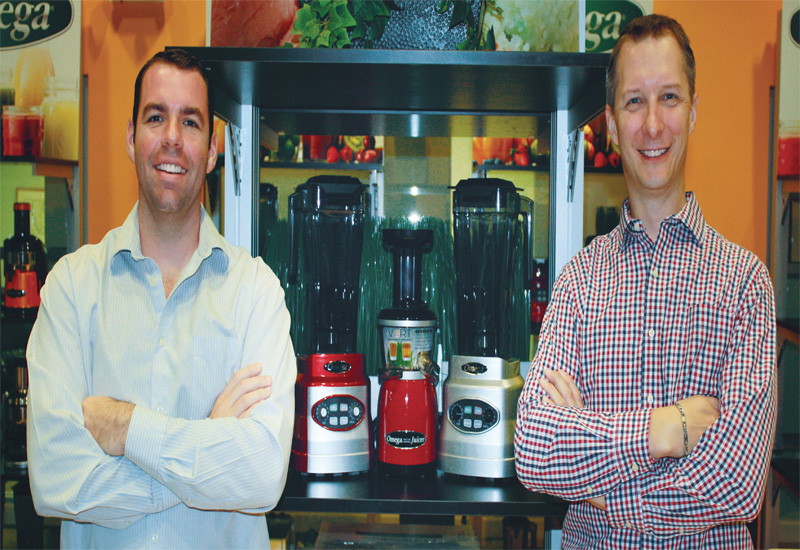 Grindmaster 21H Grind'n Bru. Greenfield World Trade regional sales manager Brenden Wright (left) and vice president Jonathan Vadnos (right). Grindmaster 21H Grind'n Bru. Greenfield World Trade regional sales manager Brenden Wright (left) and vice president Jonathan Vadnos (right).