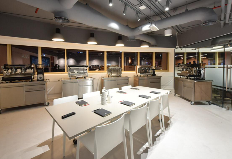 Image 3/4: The office also includes a showroom and training centre Image 3/4: The office also includes a showroom and training centre