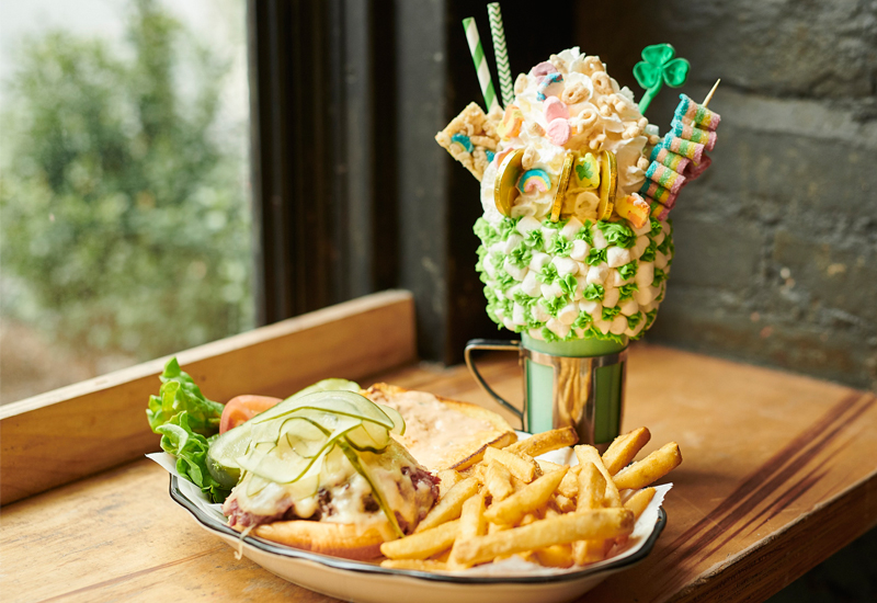 Food & beverage, Restaurants Food & beverage, Restaurants