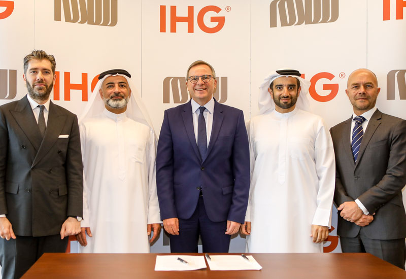 Members from IHG and SRG Holding signing the franchise deal Members from IHG and SRG Holding signing the franchise deal