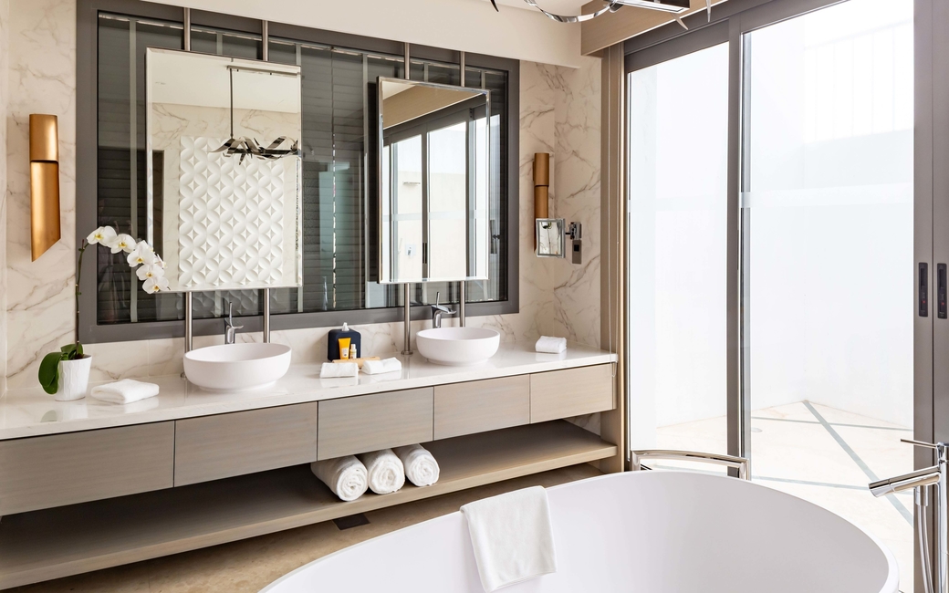 Rooms and suites feature flat screen TV's, a mini bar, private pools and alarm clocks Rooms and suites feature flat screen TV's, a mini bar, private pools and alarm clocks