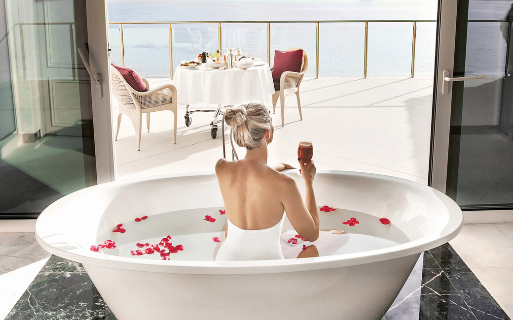 Waldorf Astoria Palm Jumeirah launches summer promotions which include discounts on dining and spa experiences Waldorf Astoria Palm Jumeirah launches summer promotions which include discounts on dining and spa experiences