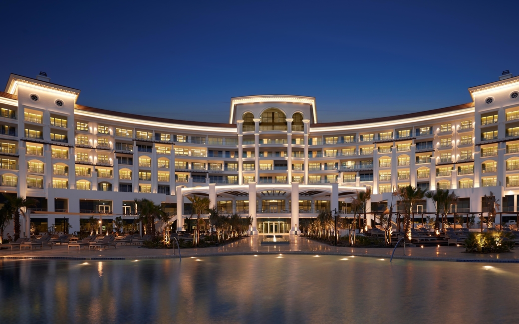 Accommodation feature guest rooms and suites with sea and Palm Jumeirah views Accommodation feature guest rooms and suites with sea and Palm Jumeirah views
