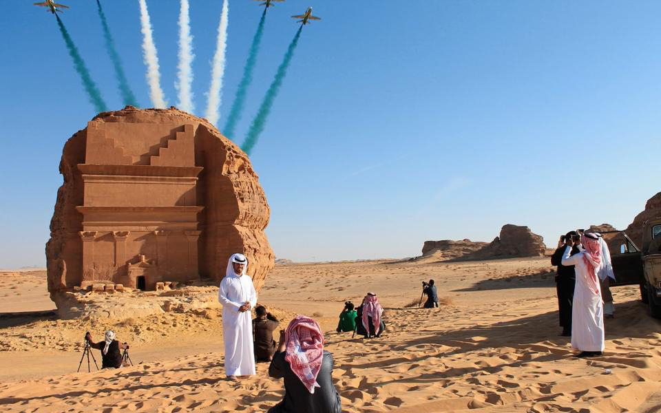 Saudi Arabia takes to social media to promote attractions ahead of landmark tourist visa announcement Saudi Arabia takes to social media to promote attractions ahead of landmark tourist visa announcement
