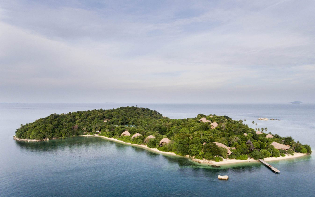 Resort facilities include the Rock spa which feature three double treatment rooms that overlook the ocean Resort facilities include the Rock spa which feature three double treatment rooms that overlook the ocean