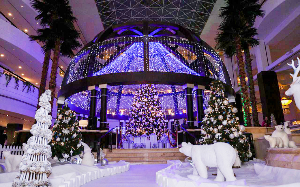 The Festive Tree Lighting ceremony will feature carol singing and traditional festive snacks and beverages The Festive Tree Lighting ceremony will feature carol singing and traditional festive snacks and beverages