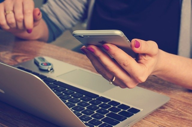 The portal’s e-wallet provides a single-window where customers can pay and review their transactions for all government departments The portal’s e-wallet provides a single-window where customers can pay and review their transactions for all government departments