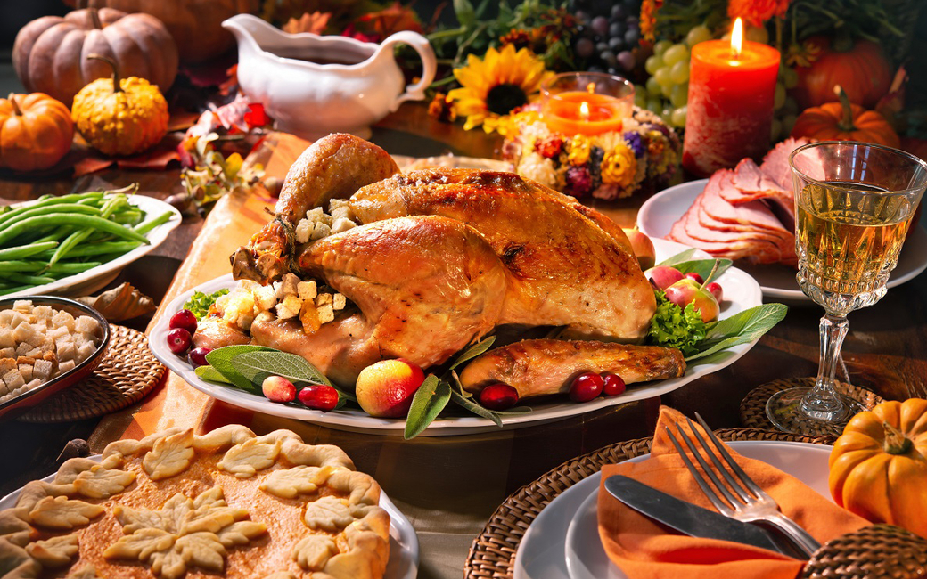 The Thanksgiving meal will feature a carvery station of oven-roasted turkey with sweet cornbread stuffing The Thanksgiving meal will feature a carvery station of oven-roasted turkey with sweet cornbread stuffing