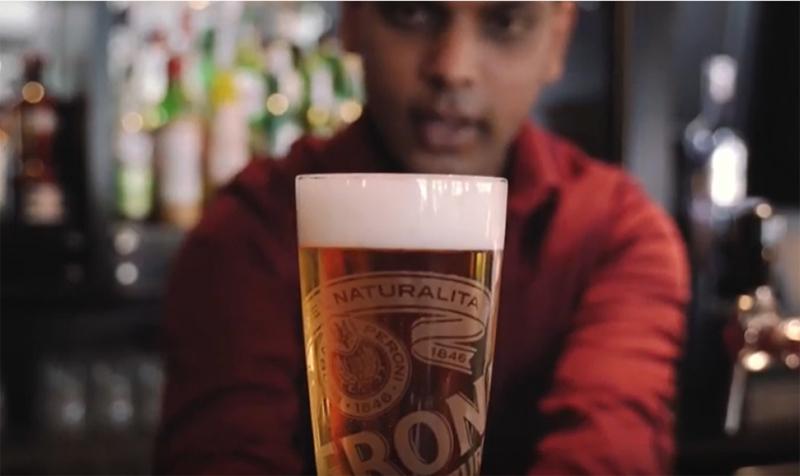 Pouring the perfect pint of Peroni Pouring the perfect pint of Peroni