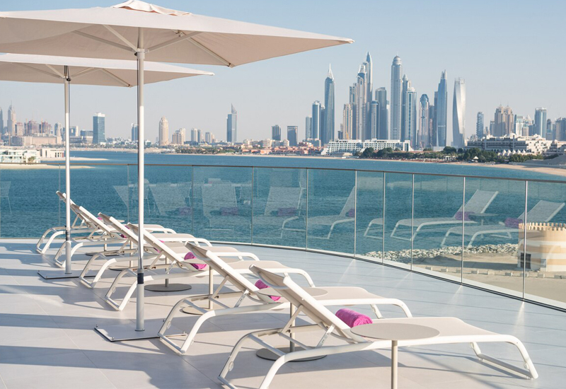The five-star hotel is a popular choice for summer relaxation The five-star hotel is a popular choice for summer relaxation